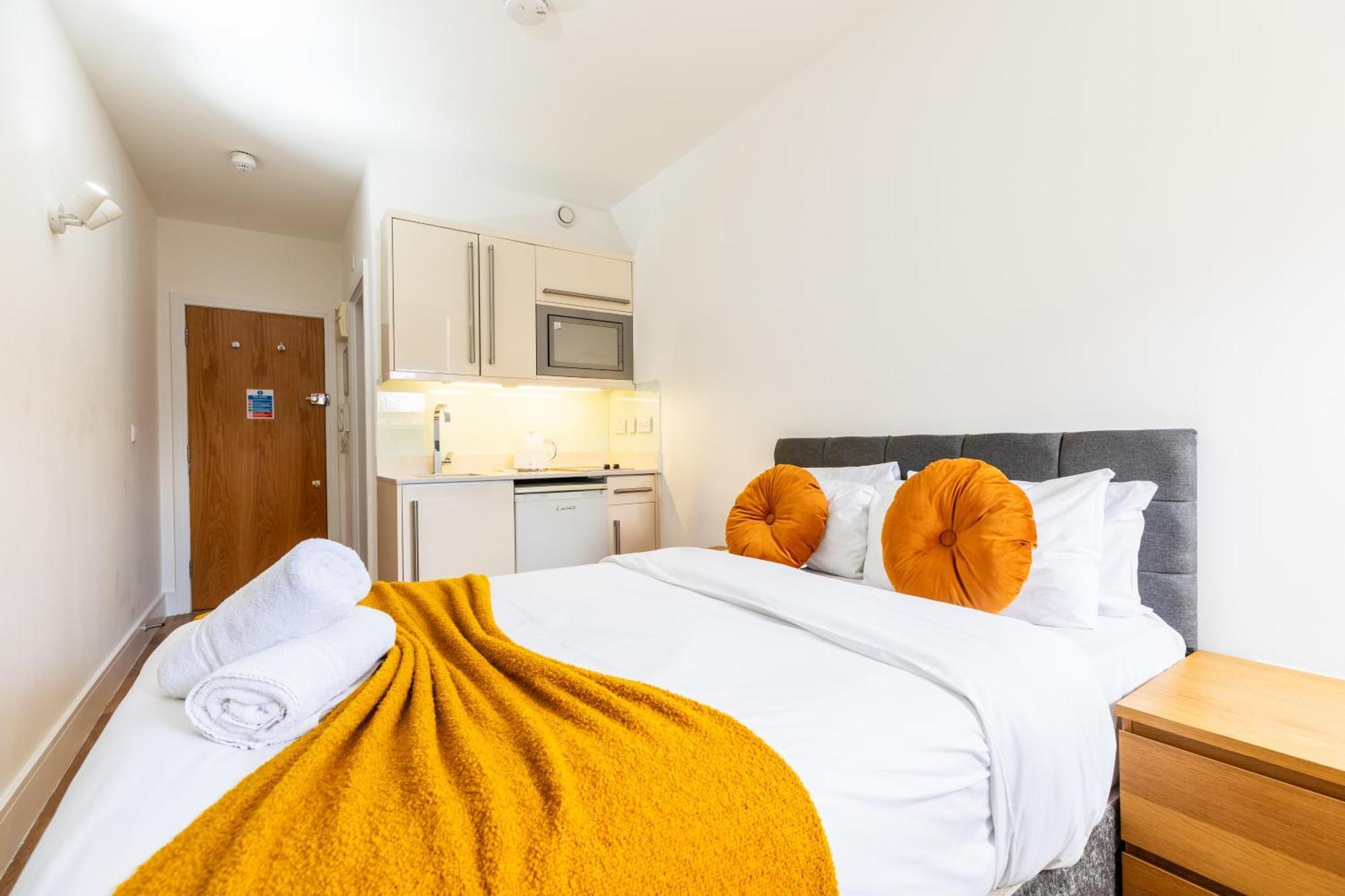 Clarges- Hsk Suites London Eksteriør billede