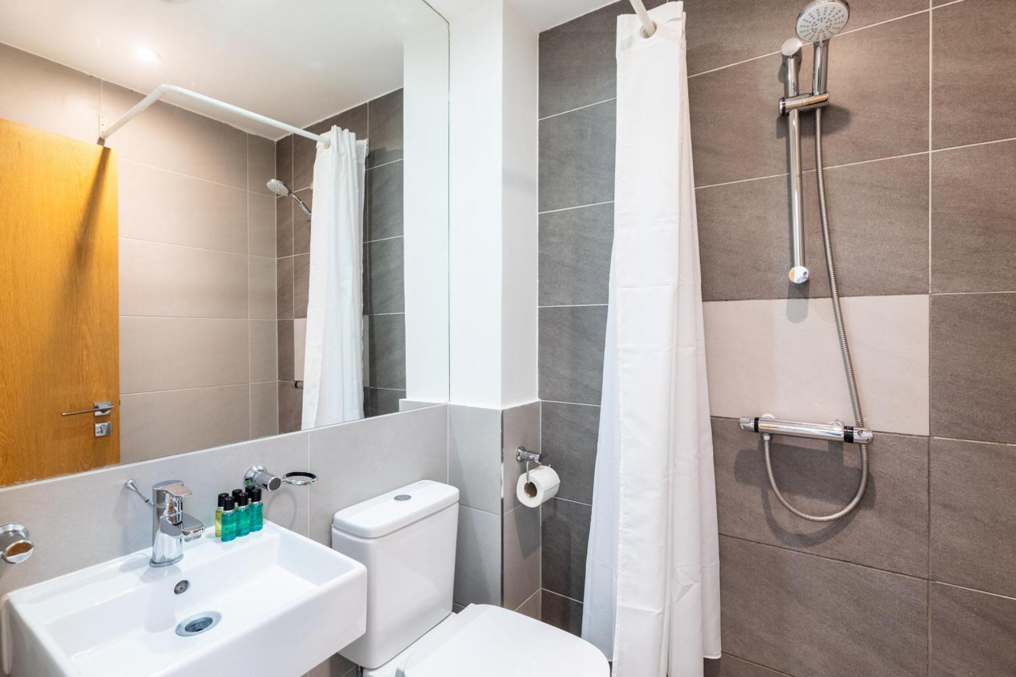 Clarges- Hsk Suites London Eksteriør billede