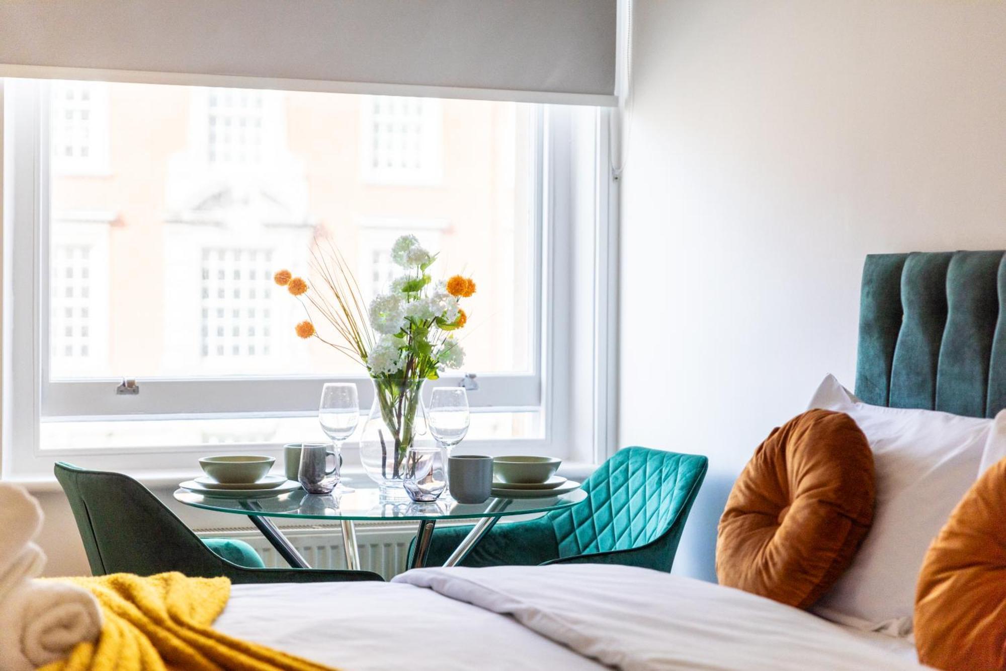 Clarges- Hsk Suites London Eksteriør billede